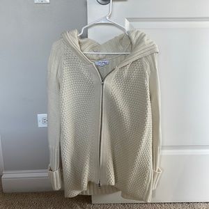 Zipped sweater